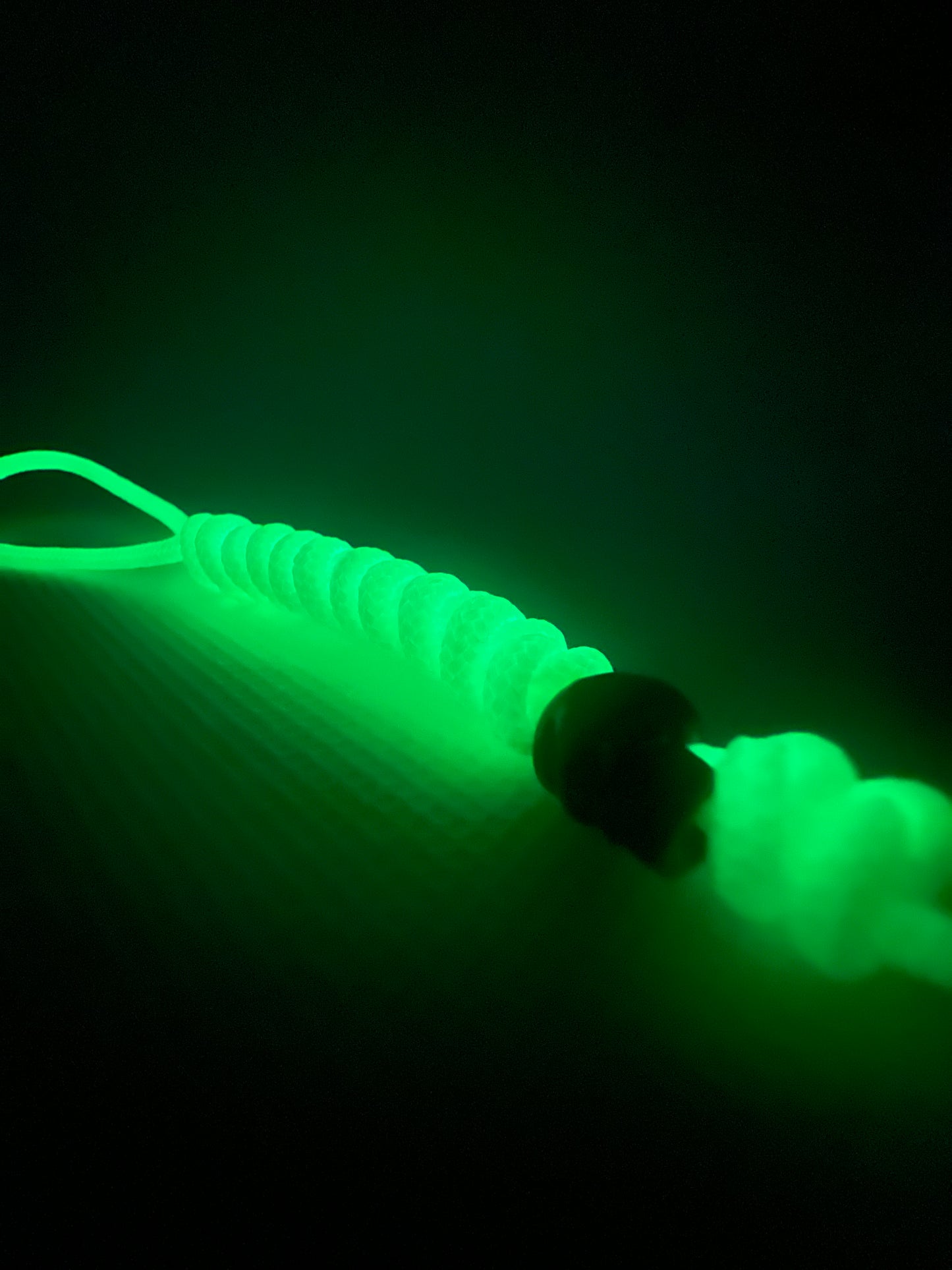 Breloc / Lanyard Paracord Talon Skull Micro Alb Fosforescent Glow In The Dark